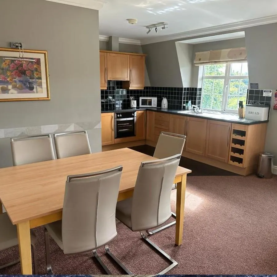 Spacious 2 Bedroom Apartment In Killarney