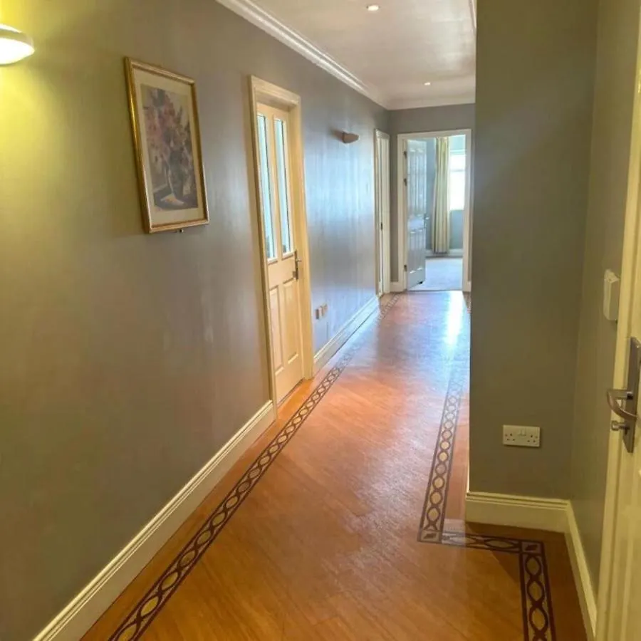 Spacious 2 Bedroom Apartment In Killarney