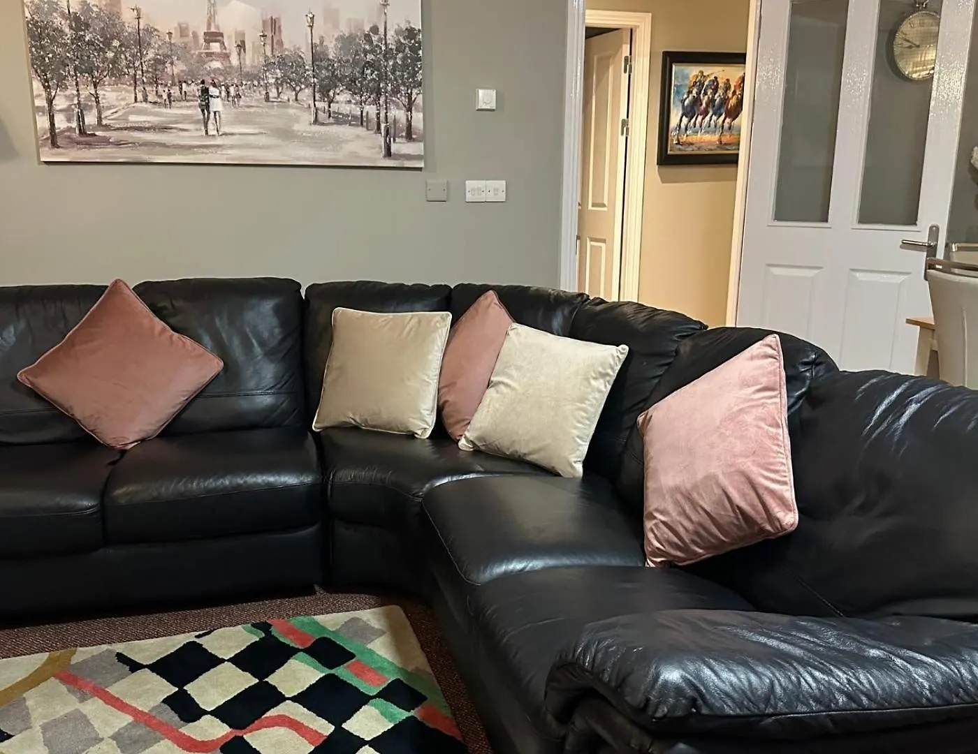 Spacious 2 Bedroom Apartment In Killarney